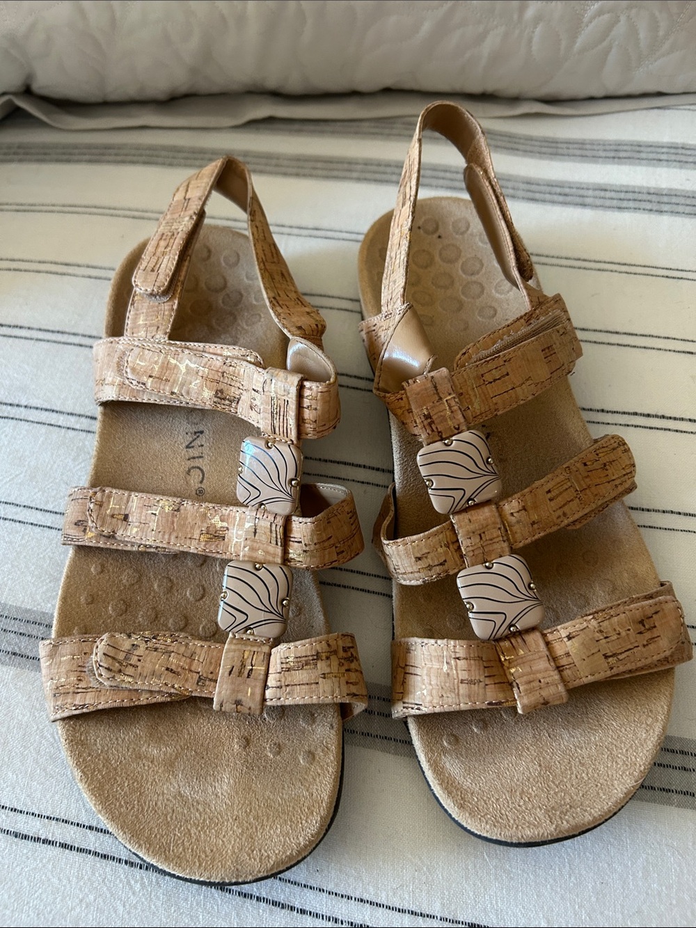 Vionic  Amber Cork-Style Tan Multi-Strap Sandals 8